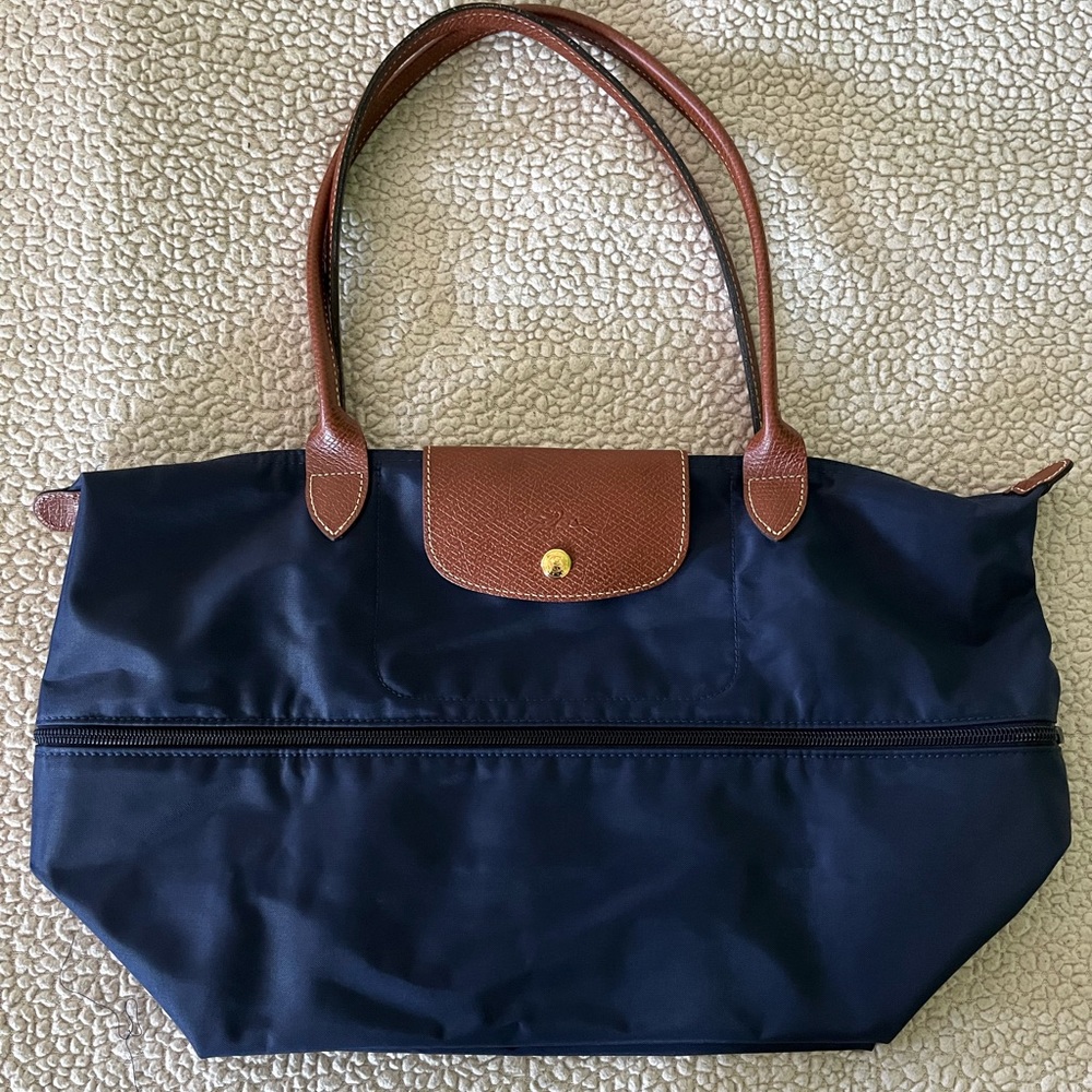 EUC Longchamp Le Pliage expandable tote in navy